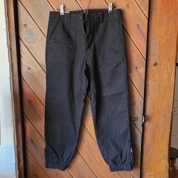 NWT Banana Republic Factory black chino jogger, size 10 - Picture 2 of 7